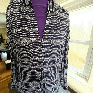 Cloth & Stone lightweight button shirt, size M. EUC